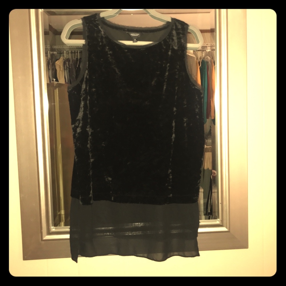 Simply Vera Woven Sleeveless Top